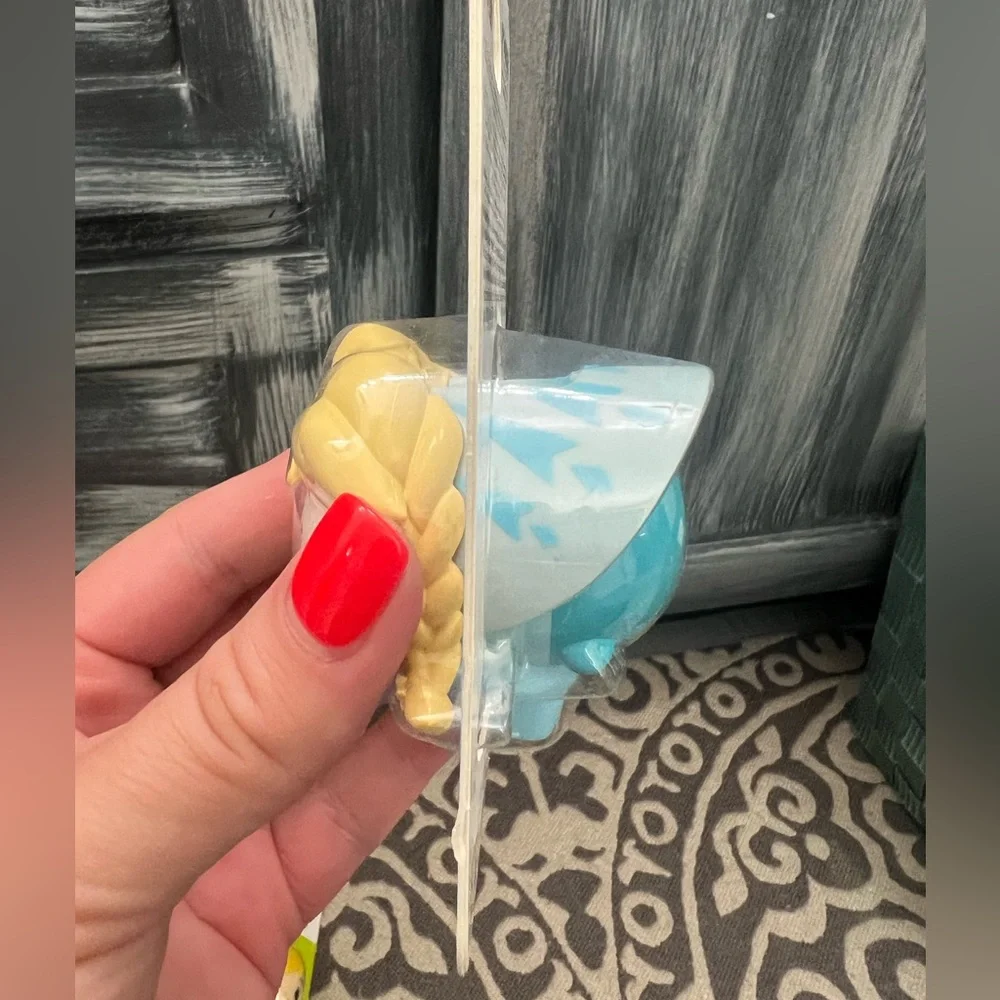 NWT Lip Smacker Disney Tsum Tsum Elsa Icy Snow Queen Lip Balm